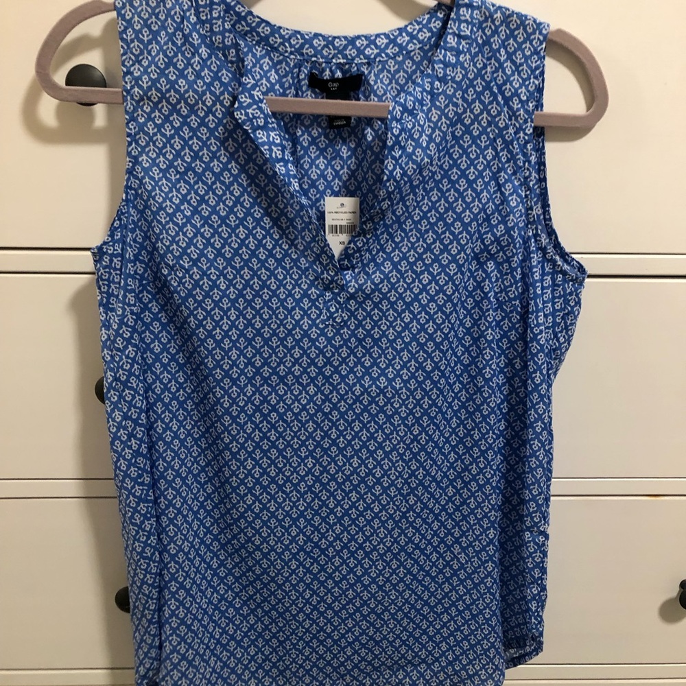 NWT Gap sleeveless shirt
